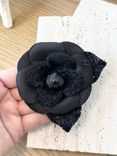 Chanel camélia brooch crafted - chanel,