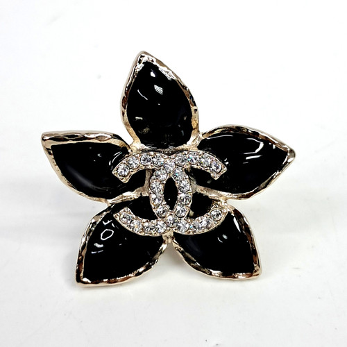 Chanel black gold plated - &, 3cm