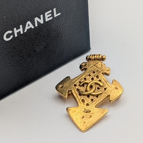 Chanel brooch coco mark gold - mark,,