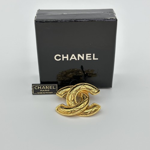 Chanel gold quilted brooch - chanel,