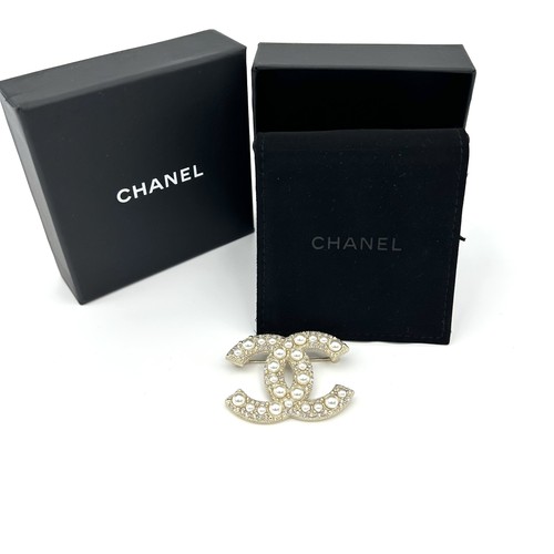 Chanel pearl f22 brooch - pearl,