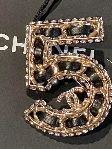 Chanel logo brooch gold - chanel, no.5