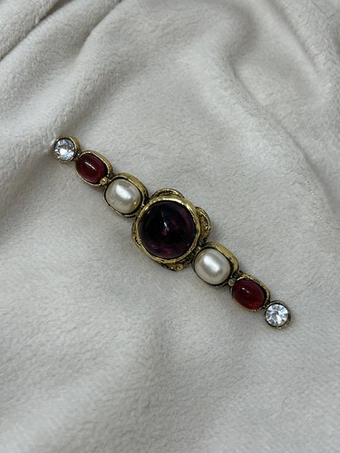 Rare 1985 chanel brooch - rare,