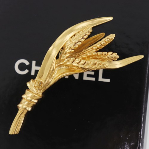 Chanel rice ear motif - used, pin