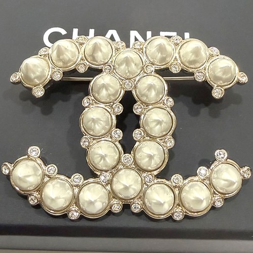 Chanel logo rhinestone - chanel,