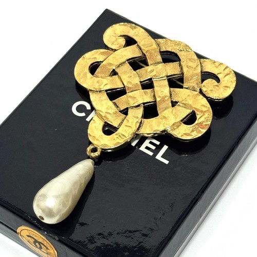 Chanel brooch faux - faux, gold