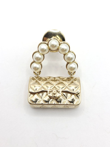 Chanel brooch pin - pin, badge