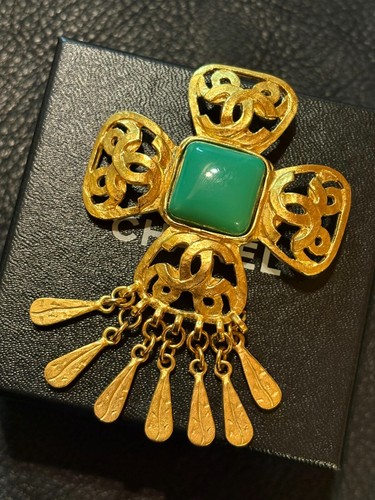 Chanel brooch auth - brooch, logo