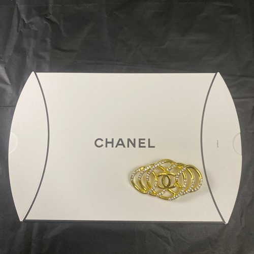 Chanel brooch pin - brooch, thats
