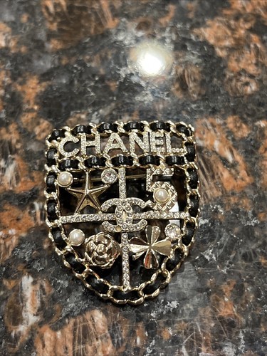 Chanel lambskin pearl - chanel,