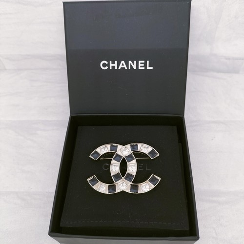 Chanel brooch black - chanel, white